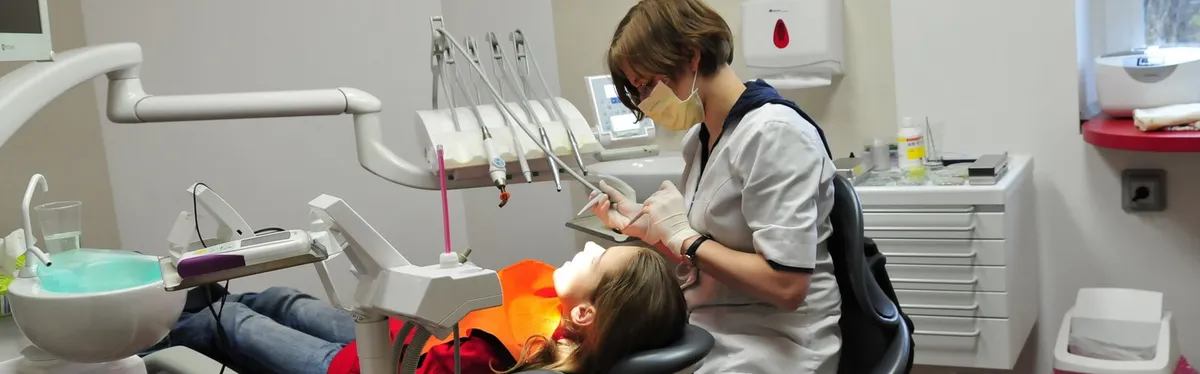 Macron cherche à faire passer la pilule de l’austérité aux élus locaux