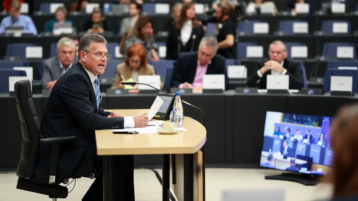 Green Deal : face aux eurodéputés, Maroš Šefčovič tempère l’ambition affichée par Wopke Hoekstra