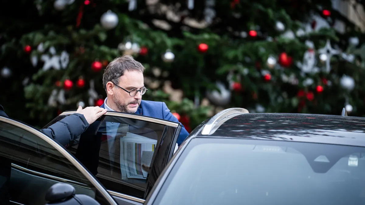 Aurélien Rousseau fait un petit tour et puis s’en va