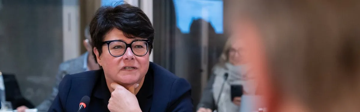 Sabine Verheyen : « Les plateformes doivent donner quarante-huit heures aux médias avant de retirer leurs contenus »
