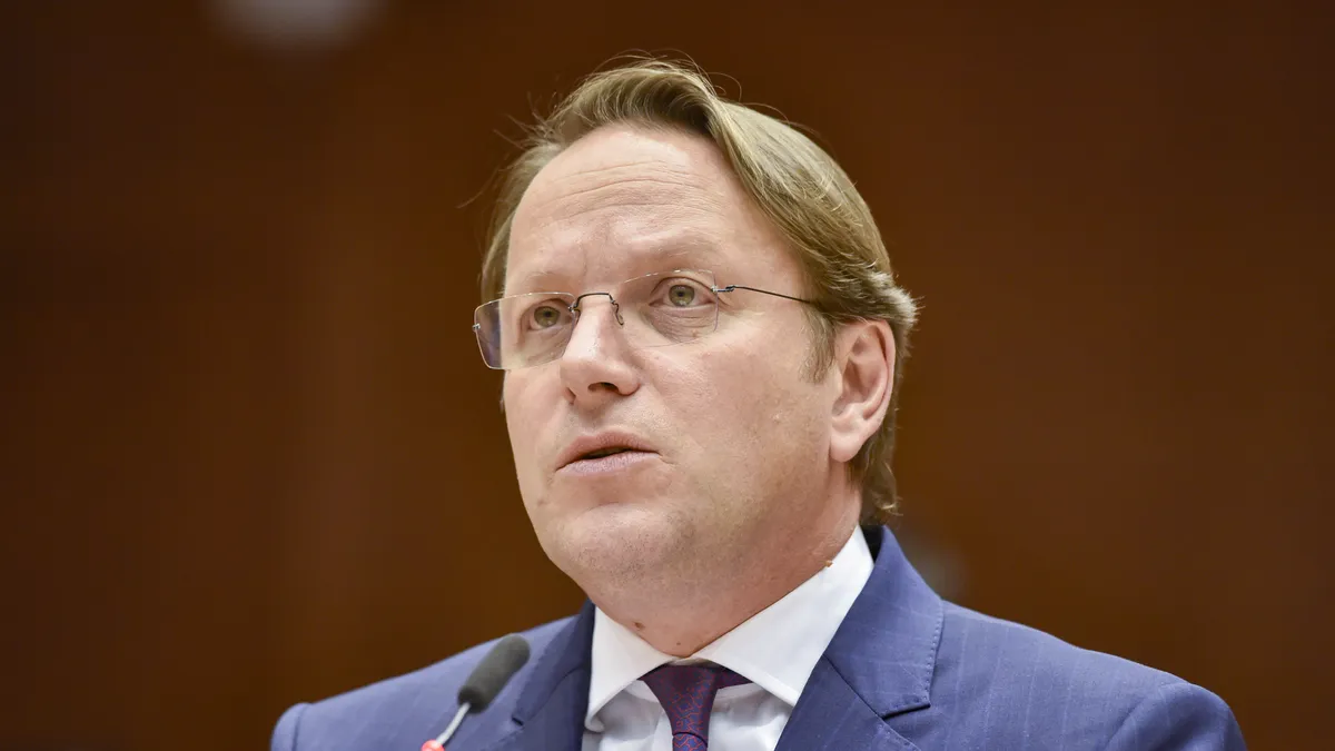 La nomination d’Olivér Várhelyi rend le portage politique de la santé incertain dans la prochaine Commission européenne