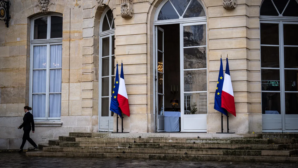 Y aller ou pas ? Ils hésitent à rejoindre les cabinets ministériels du gouvernement Barnier