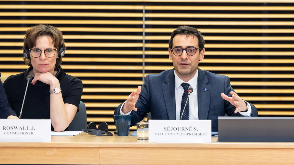 À Bruxelles, un « dialogue stratégique » sur la chimie qui n’en était pas vraiment un