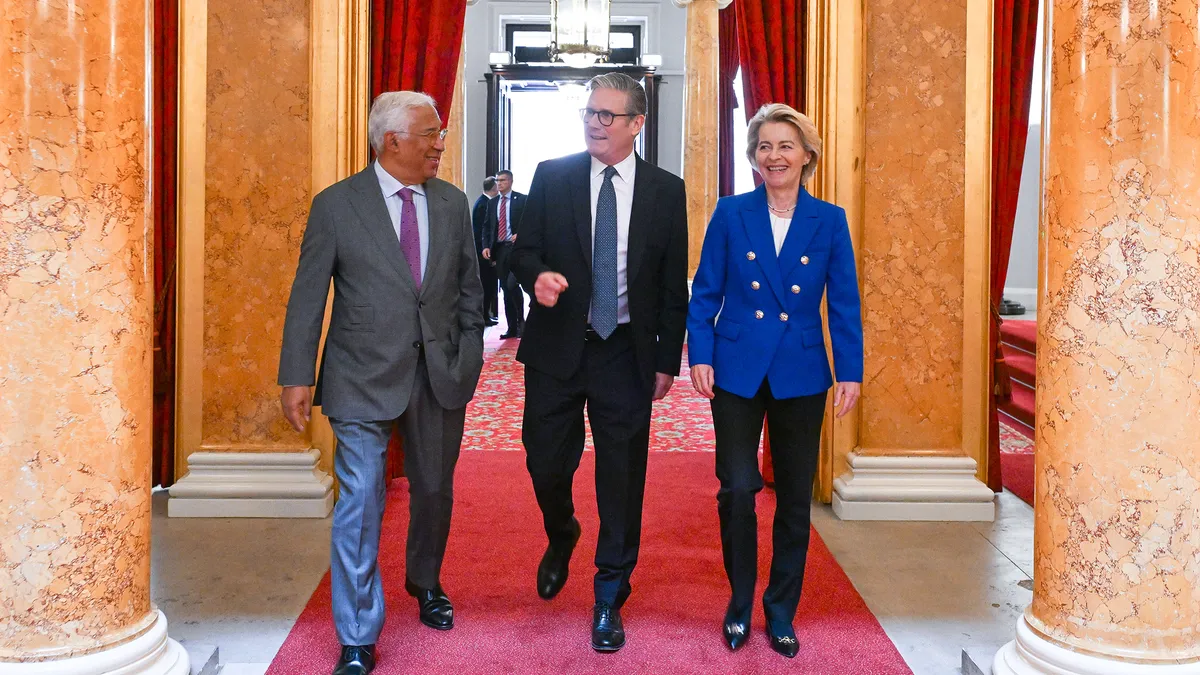 Petit à petit, le Royaume-Uni s’amarre de nouveau au paquebot européen