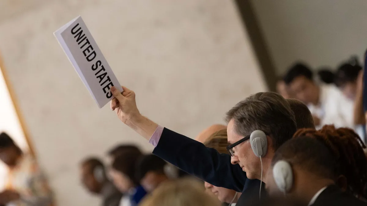 Le traité plastiques entre les mains des États, des lobbys et des États-lobbys